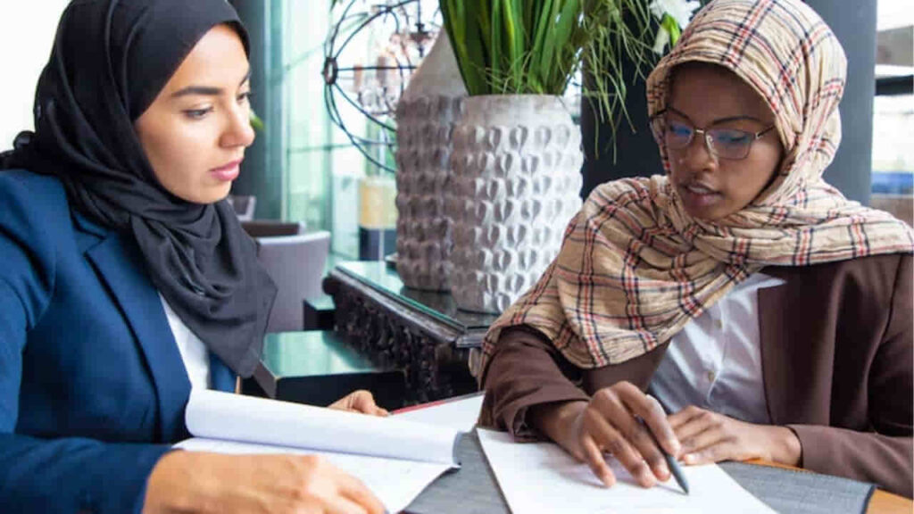 bantuan oleh agensi dan yayasan swasta