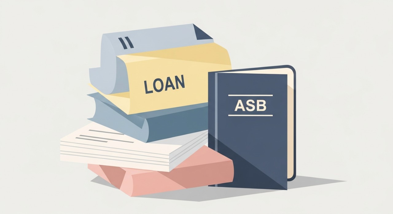 Cara Terminate ASB Loan Pinjaman Yang Sah & Efisien 1 Tumpukan dokumen pinjaman, penyata kewangan, dan buku ASB diletakkan di atas meja.