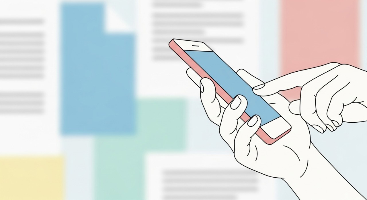 Tangan seseorang sedang memegang telefon bimbit untuk menghubungi pihak bank bagi mendapatkan maklumat.