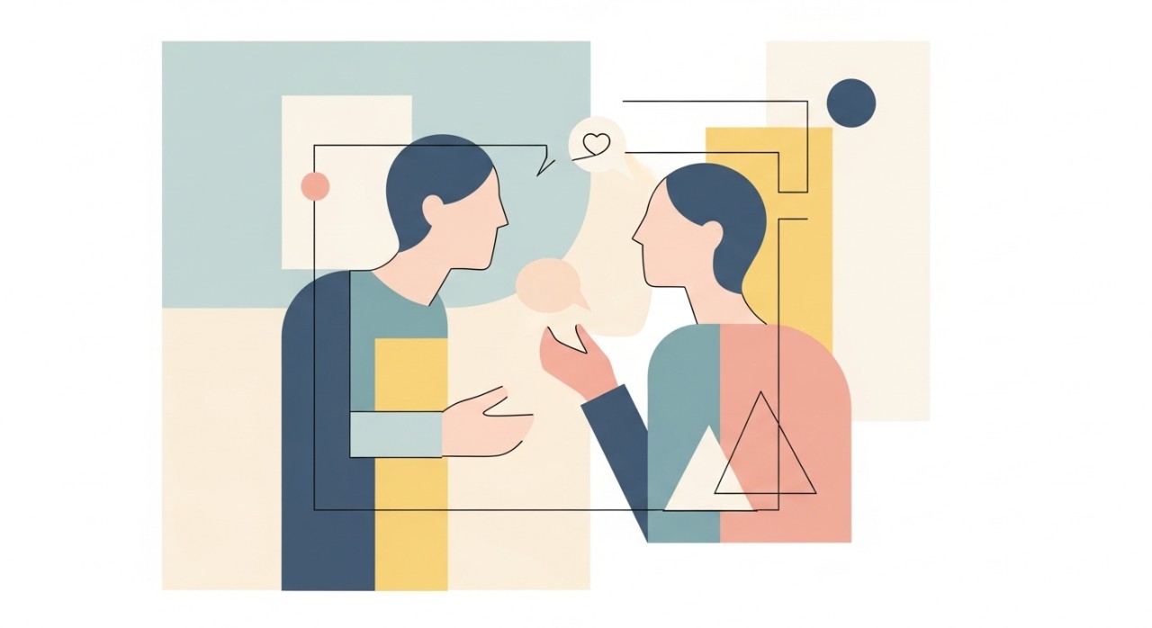 Dua individu sedang berbincang tentang konsep pinjaman kenderaan patuh syariah.